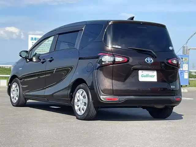 トヨタ シエンタ ハイブリッド G 佐賀県 2016(平28)年 6.1万km ヴィンテージブラウンパールクリスタルシャイン 社外SDナビゲーション【AVIC-ZH0099W】/・BT CD DVD SD AM FM フルセグTV/バックカメラ/後席モニター【TVM-W910】/ドライブレコーダー/ETC/両側パワースライドドア/革巻きステアリング/LEDヘッドライト/オートマチックハイビーム/プッシュスタート/スマートキー/フロアマット/ドアバイザー/トヨタセーフティセンス/・プリクラッシュセーフティ【PCS】/・レーンデイパーチャーアラート【LDA】/・先行車発進お知らせ