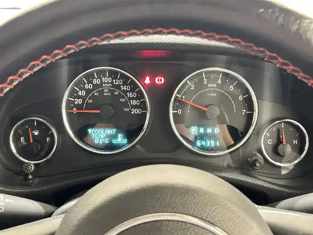 クライスラー・ジープ ジープ ラングラー アンリミテッド スポーツ 福岡県 2015(平27)年 6.5万km 黒 Ｃａｒｒｏｚｚｅｒｉａナビ（ＡＶＩＣ－ＲＺ０９）／ＴＶ　/クルーズコントロール　/ＬＥＤヘッドライト　/Ｂ／Ｓカメラ　/Ｂｌｕｅｔｏｏｔｈ　/ＣＤ／ＤＶＤ　/ドライブレコーダー　/純正１７インチＡＷ