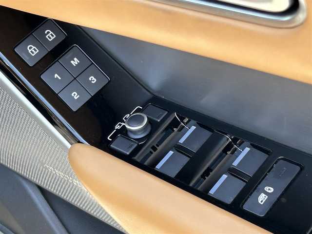 ランドローバー レンジローバーヴェラール オーリックエディション 福島県 2022(令4)年 3.5万km 黒 ワンオーナー/サンルーフ/純正ナビ（BT/AppleCarPlay/Android Auto)/MERIDIANプレミアムサウンド/前席マッサージ機能/デジタルインナーミラー/ヘッドアップディスプレイ/前席メモリーシート/茶皮シート/前席メモリーシート/シートヒーター/エアーシート/全方位モニター（バック・サイド・フロント）/ドライブレコーダー（前後）/LEDヘッドライト/レーダークルーズコントロール/ブラインドスポットモニター/ステアリングヒーター/エマージェンシーブレーキ/純正20inAW/スマートキー/スペアキー１/メーカー保証書/取扱説明書
