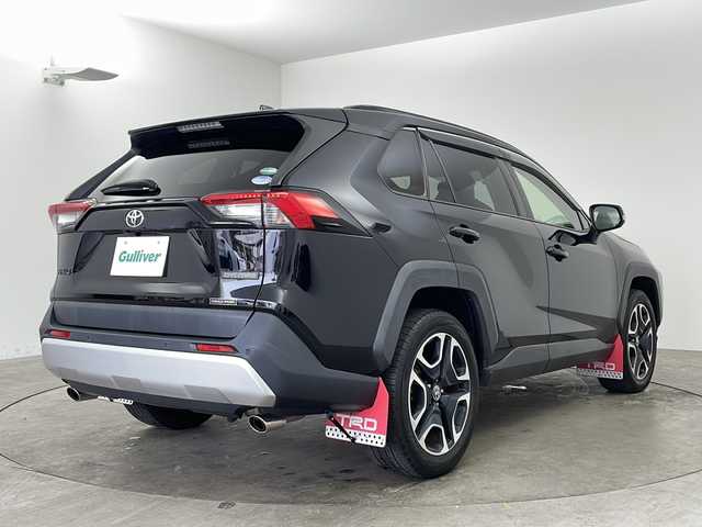 トヨタ ＲＡＶ４ アドベンチャー 兵庫県 2019(令1)年 5.6万km アティチュードブラックマイカ ・社外ナビ/CD/DVD/USB/BT/TV/・バックカメラ/・ビルトインETC/・合皮シート/・パワーシート/・トヨタセーフティセンス/・プリクラッシュセーフティ/・レーンディパーチャーアラート/・レーダークルーズコントロール/・オートマチックハイビーム/・クリアランスソナー/・スマートキー/・ダウンヒルアシスト/・LEDオートライト/・AC100V電源/・ルーフレール