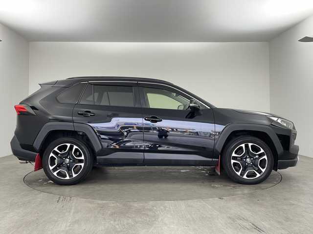 トヨタ ＲＡＶ４ アドベンチャー 兵庫県 2019(令1)年 5.6万km アティチュードブラックマイカ ・社外ナビ/CD/DVD/USB/BT/TV/・バックカメラ/・ビルトインETC/・合皮シート/・パワーシート/・トヨタセーフティセンス/・プリクラッシュセーフティ/・レーンディパーチャーアラート/・レーダークルーズコントロール/・オートマチックハイビーム/・クリアランスソナー/・スマートキー/・ダウンヒルアシスト/・LEDオートライト/・AC100V電源/・ルーフレール