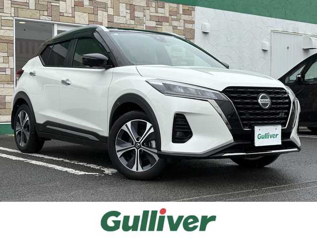 日産 キックス X スタイルエディション 徳島県 2024(令6)年 0.4万km ブリリアントホワイトパール/ピュアブラック 2トーン ワンオーナー/純正9インチナビ　MM323D-L/(フルセグ/SD/AM/FM/BT/USB/DVD/CD)/ドライブレコーダー/バックカメラ/全方位カメラ/前後コーナーセンサー/ETC/純正フロアマット/ステアリングヒーター/LEDヘッドライト/シートヒーター/オートライト/日産プロパイロット/ドアバイザー/フォグライト/スペアキー/スマートキー/プッシュスタート/取扱説明書/新車時保証書