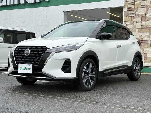 日産 キックス X スタイルエディション 徳島県 2024(令6)年 0.4万km ブリリアントホワイトパール/ピュアブラック 2トーン ワンオーナー/純正9インチナビ　MM323D-L/(フルセグ/SD/AM/FM/BT/USB/DVD/CD)/ドライブレコーダー/バックカメラ/全方位カメラ/前後コーナーセンサー/ETC/純正フロアマット/ステアリングヒーター/LEDヘッドライト/シートヒーター/オートライト/日産プロパイロット/ドアバイザー/フォグライト/スペアキー/スマートキー/プッシュスタート/取扱説明書/新車時保証書