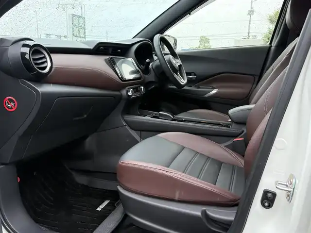 日産 キックス X スタイルエディション 徳島県 2024(令6)年 0.4万km ブリリアントホワイトパール/ピュアブラック 2トーン ワンオーナー/純正9インチナビ　MM323D-L/(フルセグ/SD/AM/FM/BT/USB/DVD/CD)/ドライブレコーダー/バックカメラ/全方位カメラ/前後コーナーセンサー/ETC/純正フロアマット/ステアリングヒーター/LEDヘッドライト/シートヒーター/オートライト/日産プロパイロット/ドアバイザー/フォグライト/スペアキー/スマートキー/プッシュスタート/取扱説明書/新車時保証書