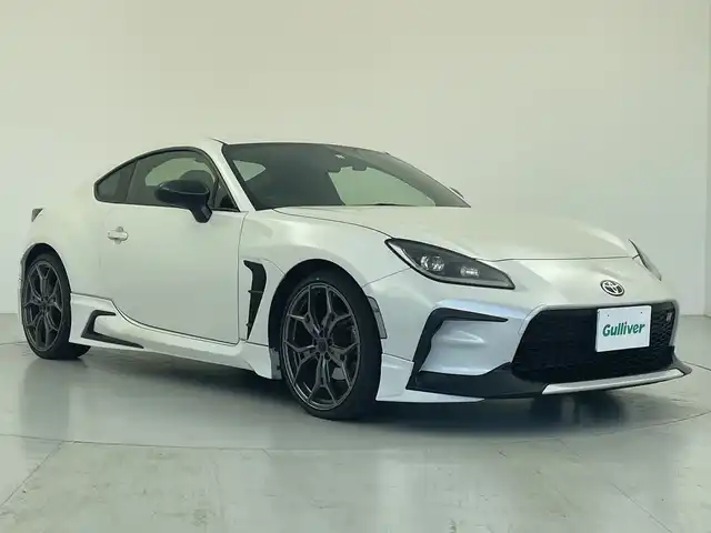 トヨタ ＧＲ８６ RZ 愛知県 2023(令5)年 2.1万km クリスタルホワイトパール 6速マニュアル/純正ナビ（NSZT-Y68T）/・CD/DVD/・Bluetooth/・フルセグ/バックカメラ/社外ドライブレコーダー/ETC/アイサイトコアテクノロジー/・プリクラッシュブレーキ/・クルーズコントロール/・車線逸脱警報/・ふらつき警報/・先行車発信お知らせ/ヒルアシストコントロール/ステアリング連動ヘッドライト/横滑り防止/シートヒーター/純正フロアマット/プッシュスタート