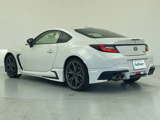 トヨタ ＧＲ８６ RZ 愛知県 2023(令5)年 2.1万km クリスタルホワイトパール 6速マニュアル/純正ナビ（NSZT-Y68T）/・CD/DVD/・Bluetooth/・フルセグ/バックカメラ/社外ドライブレコーダー/ETC/アイサイトコアテクノロジー/・プリクラッシュブレーキ/・クルーズコントロール/・車線逸脱警報/・ふらつき警報/・先行車発信お知らせ/ヒルアシストコントロール/ステアリング連動ヘッドライト/横滑り防止/シートヒーター/純正フロアマット/プッシュスタート