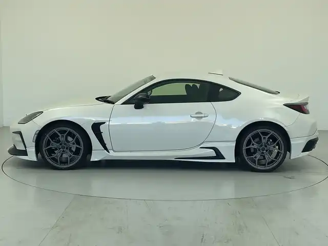 トヨタ ＧＲ８６ RZ 愛知県 2023(令5)年 2.1万km クリスタルホワイトパール 6速マニュアル/純正ナビ（NSZT-Y68T）/・CD/DVD/・Bluetooth/・フルセグ/バックカメラ/社外ドライブレコーダー/ETC/アイサイトコアテクノロジー/・プリクラッシュブレーキ/・クルーズコントロール/・車線逸脱警報/・ふらつき警報/・先行車発信お知らせ/ヒルアシストコントロール/ステアリング連動ヘッドライト/横滑り防止/シートヒーター/純正フロアマット/プッシュスタート