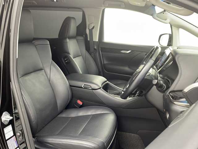 トヨタ アルファード S Cパッケージ 兵庫県 2019(令1)年 5.8万km ブラック ・Toyota Safety Sense/・プリクラッシュセーフティ/・レーントレーシングアシスト/・レーダークルーズコントロール（全車速追従機能付）/・ロードサインアシスト/・アダプティブハイビームシステム［AHS］/・ブラインドスポットモニター/・３眼LEDヘッドライト/・デジタルインナーミラー/・純正１０インチナビ/CD/DVD/SD/TV/BT/・純正リアフリップダウンモニター/・純正ドライブレコーダー/・ビルトインETC/・バックカメラ/・両側パワースライドドア/・パワーバックドア/・合成皮革シート/・シートヒーター/・エアシート/・前席パワーシート/・スマートキー/・ステアリングヒーター/・スマートキー