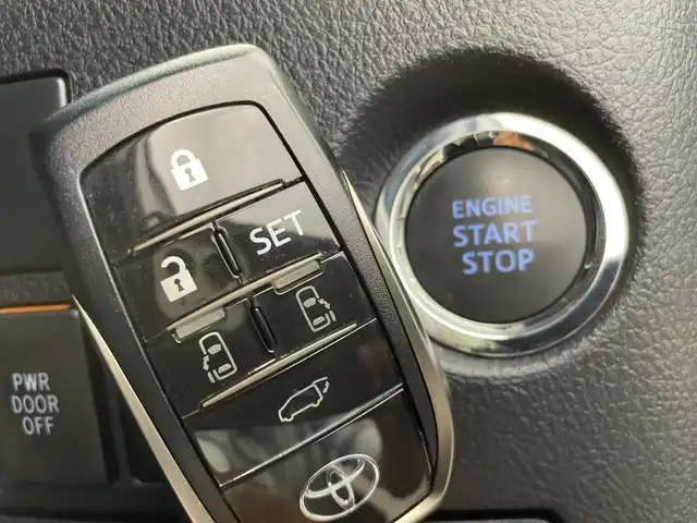 トヨタ アルファード S Cパッケージ 新潟県 2020(令2)年 2万km ホワイトパールクリスタルシャイン 禁煙車/純正メモリナビ/（BT/FM/AM/フルセグTV）/バックカメラ/ステアリングスイッチ/ステアリングヒーター/レザーシート/パワーシート/シートヒーター/エアシート/シートメモリー/オットマン/フリップダウンモニター/デジタルインナーミラー/純正三眼LEDオートヘッドライト/ツインムーンルーフ/ブラインドスポットモニター/前後ドライブレコーダー/モデリスタフルエアロ/シーケンシャルウィンカー/サンシェード/電格ミラー/ドアバイザー/ETC/取扱説明書/保証書/整備記録簿