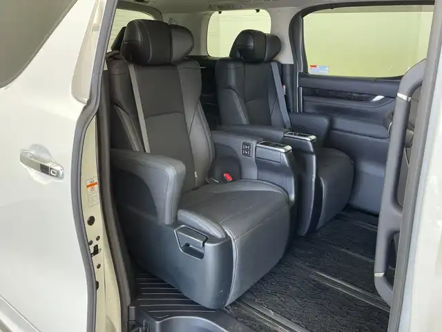 トヨタ アルファード S Cパッケージ 新潟県 2020(令2)年 2万km ホワイトパールクリスタルシャイン 禁煙車/純正メモリナビ/（BT/FM/AM/フルセグTV）/バックカメラ/ステアリングスイッチ/ステアリングヒーター/レザーシート/パワーシート/シートヒーター/エアシート/シートメモリー/オットマン/フリップダウンモニター/デジタルインナーミラー/純正三眼LEDオートヘッドライト/ツインムーンルーフ/ブラインドスポットモニター/前後ドライブレコーダー/モデリスタフルエアロ/シーケンシャルウィンカー/サンシェード/電格ミラー/ドアバイザー/ETC/取扱説明書/保証書/整備記録簿