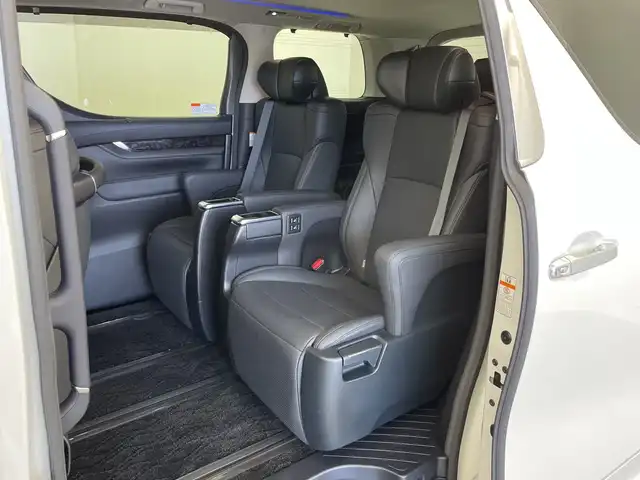 トヨタ アルファード S Cパッケージ 新潟県 2020(令2)年 2万km ホワイトパールクリスタルシャイン 禁煙車/純正メモリナビ/（BT/FM/AM/フルセグTV）/バックカメラ/ステアリングスイッチ/ステアリングヒーター/レザーシート/パワーシート/シートヒーター/エアシート/シートメモリー/オットマン/フリップダウンモニター/デジタルインナーミラー/純正三眼LEDオートヘッドライト/ツインムーンルーフ/ブラインドスポットモニター/前後ドライブレコーダー/モデリスタフルエアロ/シーケンシャルウィンカー/サンシェード/電格ミラー/ドアバイザー/ETC/取扱説明書/保証書/整備記録簿