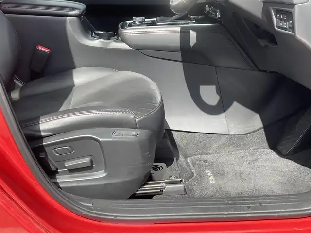 マツダ ＣＸ－８ XD ブラックトーンエディション 埼玉県 2022(令4)年 6.1万km ソウルレッドクリスタルM ディーゼル/アラウンドビューカメラ/7人乗り/純正メモリナビ/フルセグ/DVD/置くだけ充電/前後席シートヒーター/ステアリングヒーター/パワーシート/メモリーシート/純正アルミ/ETC/BSM/ACC/スマートキー/パワーバックドア/ コーナーセンサー