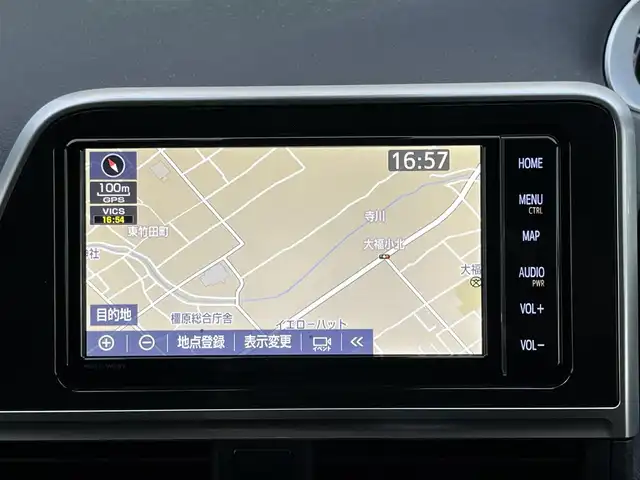 トヨタ シエンタ ハイブリッド G セーフティエディションⅡ 奈良県 2021(令3)年 2.4万km ベージュ 純正ナビ（NSZT-W68T）/（フルセグ／ＢＴ／ＣＤ／ＤＶＤ）/クルーズコントロール/バックカメラ/前後コーナーセンサー/プリクラッシュセーフティ/レーンキープアシスト/両側パワースライドドア/前席シートヒーター/ステアリングヒーター/前方ドライブレコーダー/ＥＴＣ/純正ホイールキャップ/取り扱い説明書/スペアキーX1