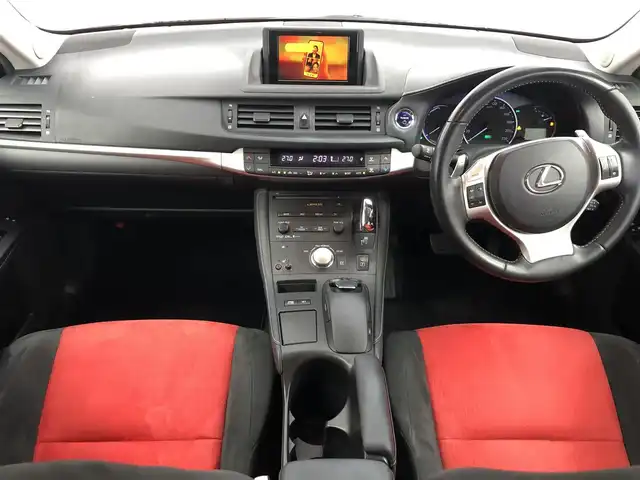 レクサス ＣＴ 200h バージョンC 愛知県 2011(平23)年 11.7万km レッドマイカクリスタルシャイン 純正HDDナビ/USBポート/プッシュスタート/ステアリングリモコン/クルーズコントロール/ビルトインETC/シートヒーター/フルフラットシート/純正16インチアルミホイール/スタッドレスタイヤ/衝突軽減システム/横滑り防止機能/盗難防止機能/オートライト/フォグランプ/取扱説明書/保証書/スマートキー