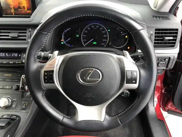 レクサス ＣＴ 200h バージョンC 愛知県 2011(平23)年 11.7万km レッドマイカクリスタルシャイン 純正HDDナビ/USBポート/プッシュスタート/ステアリングリモコン/クルーズコントロール/ビルトインETC/シートヒーター/フルフラットシート/純正16インチアルミホイール/スタッドレスタイヤ/衝突軽減システム/横滑り防止機能/盗難防止機能/オートライト/フォグランプ/取扱説明書/保証書/スマートキー