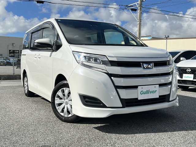 トヨタ ノア X 沖縄県 2020(令2)年 7.4万km ホワイトパールクリスタルシャイン 純正ナビ/（ＡＭ／ＦＭ／ＣＤ／ＢＴ）　/フルセグＴＶ　/バックモニター　/トヨタセーフティーセンス　/片側パワスラ　　　/クルーズコントロール　/オートライト　/ＵＳＢ入力端子　/ＥＴＣ　j/ＬＥＤヘッドライト　/純正マット/リモコンキー/前後コーナーセンサー/レーンキープアシスト
