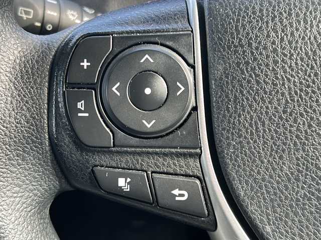 トヨタ ノア X 沖縄県 2020(令2)年 7.4万km ホワイトパールクリスタルシャイン 純正ナビ/（ＡＭ／ＦＭ／ＣＤ／ＢＴ）　/フルセグＴＶ　/バックモニター　/トヨタセーフティーセンス　/片側パワスラ　　　/クルーズコントロール　/オートライト　/ＵＳＢ入力端子　/ＥＴＣ　j/ＬＥＤヘッドライト　/純正マット/リモコンキー/前後コーナーセンサー/レーンキープアシスト