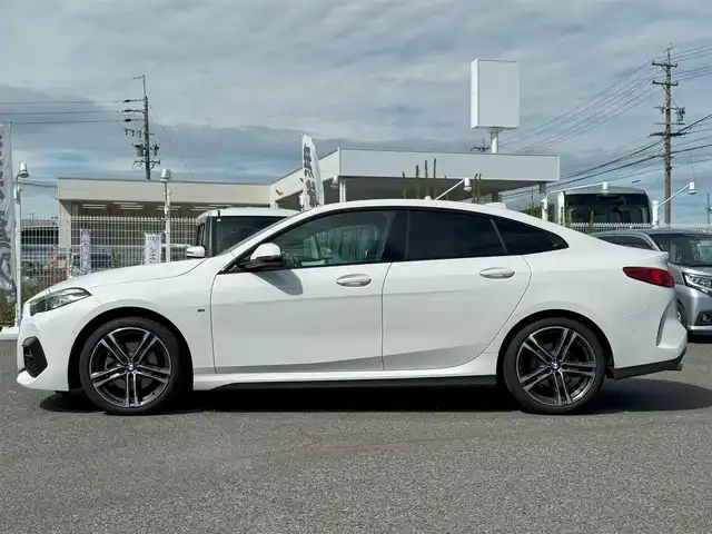 ＢＭＷ ＢＭＷ ２１８ｄ 愛知県 2021(令3)年 2.7万km アルピンホワイトⅢ /ディーラー整備記録簿R4.R5.R6.R7//プラスパッケージ/ナビゲーションパッケージ//ワンオーナー/禁煙車//パノラマサンルーフ//オレンジ革シート//前席パワーシート//前後ドライブレコーダー//純正ナビ//純正18インチAW//運転席シートメモリー//前席シートヒーター//ミラー内蔵ETC2.0//オートブレーキホールド//レーダークルーズコントロール//横滑り防止機能//クリアランスソナー//パークベンチレーション//アンビエントライト//純正マット//アイドリングストップ//ステアリングスイッチ//LEDヘッドライト//フォグライト//タイプC充電口//オートライト//保証書//取扱説明書//スペアキー