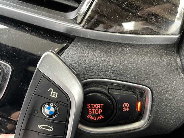 ＢＭＷ Ｘ１ 福岡県 2017(平29)年 11.2万km メディテラニアンブルー 純正ナビ/（AM/FM/CD/DVD/USB/Bluetooth）/アイドリングストップ/横滑り防止/パーキングアシスト/衝突軽減ブレーキ/歩行者衝突軽減ブレーキ/車線逸脱警告/ハンズフリー/パワーシート（運転席/助手席）/シートヒーター（運転席/助手席）/シートメモリー（運転席）/パワーバックドア/ビルドインETC/SPORTモード/ECOモード/オートワイパー/オートライト/フォグランプ/電格ミラー/純正アルミホイール/スペアキー×１/プッシュスタート/保証書/取扱説明書