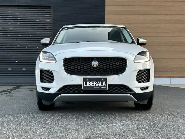ジャガー Ｅペース 180PS 宮崎県 2019(平31)年 3.1万km 白 純正メモリナビ/・Bluetooth/・USB端子/・CarPlay/・メモリーナビ/・AM/FM/・フルセグテレビ/全方位カメラ/・サイドカメラ/・バックカメラ/パワーバックドア/純正17インチアルミホイール/LEDライト/・オートライト/アダプティブクルーズコントロール/前後コーナーセンサー/レーンキープアシスト/ダイナミックスタビリティコントロール