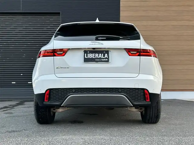 ジャガー Ｅペース 180PS 宮崎県 2019(平31)年 3.1万km 白 純正メモリナビ/・Bluetooth/・USB端子/・CarPlay/・メモリーナビ/・AM/FM/・フルセグテレビ/全方位カメラ/・サイドカメラ/・バックカメラ/パワーバックドア/純正17インチアルミホイール/LEDライト/・オートライト/アダプティブクルーズコントロール/前後コーナーセンサー/レーンキープアシスト/ダイナミックスタビリティコントロール