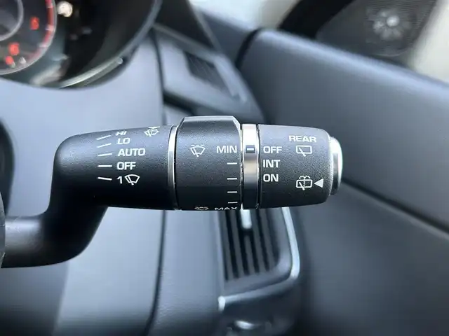 ジャガー Ｅペース 180PS 宮崎県 2019(平31)年 3.1万km 白 純正メモリナビ/・Bluetooth/・USB端子/・CarPlay/・メモリーナビ/・AM/FM/・フルセグテレビ/全方位カメラ/・サイドカメラ/・バックカメラ/パワーバックドア/純正17インチアルミホイール/LEDライト/・オートライト/アダプティブクルーズコントロール/前後コーナーセンサー/レーンキープアシスト/ダイナミックスタビリティコントロール