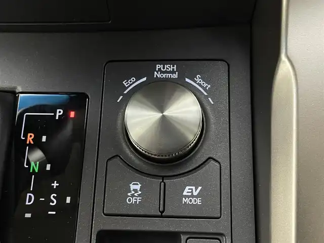 レクサス ＮＸ 300h バージョンL 宮城県 2019(平31)年 2.4万km グラファイトブラックガラスフレーク 純正ナビ　/パノラミックビューモニター　/ＢＳＭ　/三眼ＬＥＤヘッドランプ　/後席電動格納　/パワーバックドア　/シートヒーター／ベンチレーション　/ステアリングヒーター/メモリ機能付パワーシート/追従クルーズコントロール/クリアランスソナー/プリクラッシュセーフティ/レーンディパーチャーアラート/オートマチックハイビーム/ETC2.0/ドライブレコーダー/１００Ｖ電源　/禁煙車