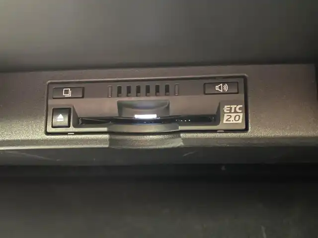 レクサス ＮＸ 300h バージョンL 宮城県 2019(平31)年 2.4万km グラファイトブラックガラスフレーク 純正ナビ　/パノラミックビューモニター　/ＢＳＭ　/三眼ＬＥＤヘッドランプ　/後席電動格納　/パワーバックドア　/シートヒーター／ベンチレーション　/ステアリングヒーター/メモリ機能付パワーシート/追従クルーズコントロール/クリアランスソナー/プリクラッシュセーフティ/レーンディパーチャーアラート/オートマチックハイビーム/ETC2.0/ドライブレコーダー/１００Ｖ電源　/禁煙車