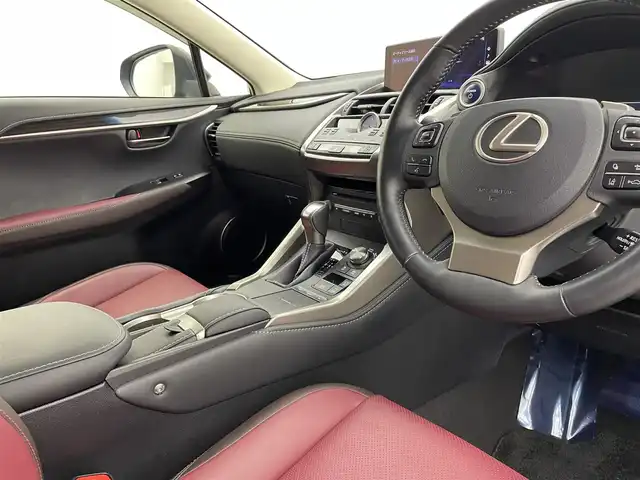 レクサス ＮＸ 300h バージョンL 宮城県 2019(平31)年 2.4万km グラファイトブラックガラスフレーク 純正ナビ　/パノラミックビューモニター　/ＢＳＭ　/三眼ＬＥＤヘッドランプ　/後席電動格納　/パワーバックドア　/シートヒーター／ベンチレーション　/ステアリングヒーター/メモリ機能付パワーシート/追従クルーズコントロール/クリアランスソナー/プリクラッシュセーフティ/レーンディパーチャーアラート/オートマチックハイビーム/ETC2.0/ドライブレコーダー/１００Ｖ電源　/禁煙車