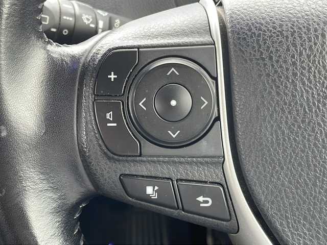 トヨタ ヴォクシー ZS 煌 福岡県 2016(平28)年 6.9万km ホワイトパールクリスタルシャイン モデリスタ　/フリップダウンモニター　/純正９インチナビ　/衝突軽減装置　/両側電動スライドドア　/フルセグ　/ＥＴＣ　/バックカメラ　/Ｂｌｕｅｔｏｏｔｈ接続　/ＬＥＤヘッドライト　/クリアランスソナー　/オートエアコン/レザー調シートカバー