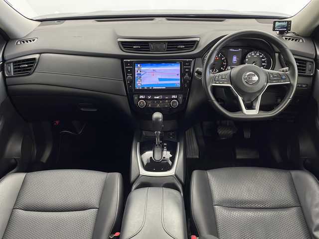 日産 エクストレイル 20Xi 鹿児島県 2018(平30)年 5.9万km ダイヤモンドブラック 純正９インチナビ/（フルセグTV/Bluetooth/CD/DVD/AM/FM）/アラウンドビューモニター　/プロパイロット　/前後ドライブレコーダー/デジタルインナーミラー　/インテリジェントエマージェンシーブレーキ　/電動リアゲート　/ビルドインＥＴＣ　/レザーシート　/ＬＥＤヘッドライト/ステアリングスイッチ/電動格納ミラー/オートライト/純正アルミホイール