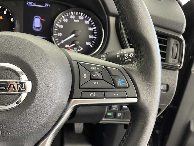 日産 エクストレイル 20Xi 鹿児島県 2018(平30)年 5.9万km ダイヤモンドブラック 純正９インチナビ/（フルセグTV/Bluetooth/CD/DVD/AM/FM）/アラウンドビューモニター　/プロパイロット　/前後ドライブレコーダー/デジタルインナーミラー　/インテリジェントエマージェンシーブレーキ　/電動リアゲート　/ビルドインＥＴＣ　/レザーシート　/ＬＥＤヘッドライト/ステアリングスイッチ/電動格納ミラー/オートライト/純正アルミホイール