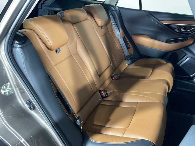スバル アウトバック リミテッドEX 広島県 2021(令3)年 2.5万km グレーⅡ 純正11.6型ナビ/OPタン革シート/harman/kardonサウンド/X-MODE/フロント/サイド/バックカメラ/パワーシート/シートヒーター/パワーバックドア/ステアリングヒーター/パドルシフト/アイサイトX/・渋滞時ハンズオフアシスト/・ドライバー異常時対応システム/・プリクラッシュブレーキ/・誤発進抑制制御/・ツーリングアシスト/・レーダークルーズコントロール/・車線逸脱警報/・車線逸脱抑制/・ブラインドスポットモニター/・アダプティブドライビングビーム/電動パーキングブレーキ/オートブレーキホールド/ルーフレール/LEDヘッドランプ/純正18インチAW/ETC/USB入力端子