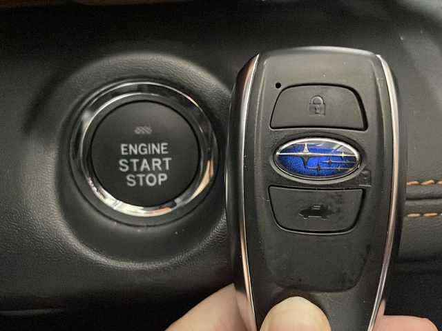 スバル アウトバック リミテッドEX 広島県 2021(令3)年 2.5万km グレーⅡ 純正11.6型ナビ/OPタン革シート/harman/kardonサウンド/X-MODE/フロント/サイド/バックカメラ/パワーシート/シートヒーター/パワーバックドア/ステアリングヒーター/パドルシフト/アイサイトX/・渋滞時ハンズオフアシスト/・ドライバー異常時対応システム/・プリクラッシュブレーキ/・誤発進抑制制御/・ツーリングアシスト/・レーダークルーズコントロール/・車線逸脱警報/・車線逸脱抑制/・ブラインドスポットモニター/・アダプティブドライビングビーム/電動パーキングブレーキ/オートブレーキホールド/ルーフレール/LEDヘッドランプ/純正18インチAW/ETC/USB入力端子