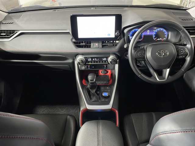 トヨタ ＲＡＶ４ アドベンチャー オフロードPKGⅡ 広島県 2024(令6)年 0.6万km アティチュードブラックマイカ 禁煙車/純正10.5型ディスプレイオーディオ/バックカメラ/デジタルインナーミラー/温／冷シート/パワーシート/ブラインドスポットモニター/ステアリングヒーター/レーダークルーズコントロール/ステアリングヒーター/電動パーキングブレーキ/ＥＴＣ/ドラレコ/ＬＥＤヘッドライト/ダウンヒルアシスト/衝突被害軽減/オートマトックハイビーム/レーンキープアシスト/踏み間違い防止/純正18インチアルミホイール(225/60/R18)/エアバッグ(運転席/助手席/サイド/カーテン)
