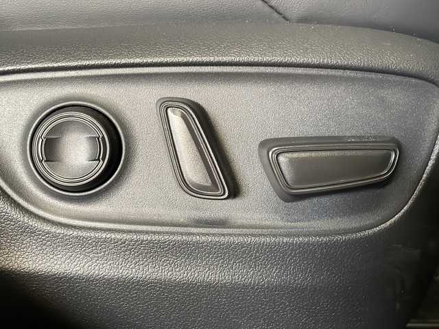 トヨタ ＲＡＶ４ アドベンチャー オフロードPKGⅡ 広島県 2024(令6)年 0.6万km アティチュードブラックマイカ 禁煙車/純正10.5型ディスプレイオーディオ/バックカメラ/デジタルインナーミラー/温／冷シート/パワーシート/ブラインドスポットモニター/ステアリングヒーター/レーダークルーズコントロール/ステアリングヒーター/電動パーキングブレーキ/ＥＴＣ/ドラレコ/ＬＥＤヘッドライト/ダウンヒルアシスト/衝突被害軽減/オートマトックハイビーム/レーンキープアシスト/踏み間違い防止/純正18インチアルミホイール(225/60/R18)/エアバッグ(運転席/助手席/サイド/カーテン)