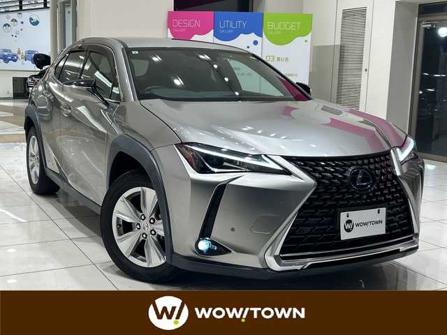 レクサス ＵＸ 250h バージョンC 埼玉県 2019(令1)年 2.3万km ソニックチタニウム 衝突軽減ブレーキ /純正メモリナビ/　　CD/DVD/BT/フルセグ /全方位カメラ /レーダークルーズコントロール /LEDオートライト /ハーフレザーシート /シートヒーター /純正17インチアルミホイール /ブラインドスポットモニター /ステアリングヒーター /純正ETC2.0 /禁煙車