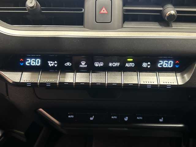 レクサス ＵＸ 250h バージョンC 埼玉県 2019(令1)年 2.3万km ソニックチタニウム 衝突軽減ブレーキ /純正メモリナビ/　　CD/DVD/BT/フルセグ /全方位カメラ /レーダークルーズコントロール /LEDオートライト /ハーフレザーシート /シートヒーター /純正17インチアルミホイール /ブラインドスポットモニター /ステアリングヒーター /純正ETC2.0 /禁煙車