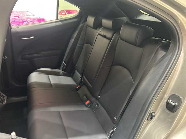 レクサス ＵＸ 250h バージョンC 埼玉県 2019(令1)年 2.3万km ソニックチタニウム 衝突軽減ブレーキ /純正メモリナビ/　　CD/DVD/BT/フルセグ /全方位カメラ /レーダークルーズコントロール /LEDオートライト /ハーフレザーシート /シートヒーター /純正17インチアルミホイール /ブラインドスポットモニター /ステアリングヒーター /純正ETC2.0 /禁煙車