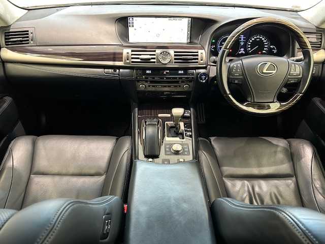 レクサス ＬＳ 600h バージョンC Iパック 宮城県 2016(平28)年 8.7万km ソニッククォーツ 4WD/サンルーフ/純正ナビ/バックカメラ/フルセグTV/Bluetooth、CD、DVD/プリクラッシュセーフティー/レーンディパーチャーアラート/レーダークルーズコントロール/オートマチックハイビーム/ブラインドスポットモニター/クリアランスソナー/ブレーキホールド/MTモード付きAT/電動リアゲート/ハンドルヒーター/シートメモリ/エアシート/オットマン/LEDヘッドライト/フォグランプ/オートライト/純正フロアマット