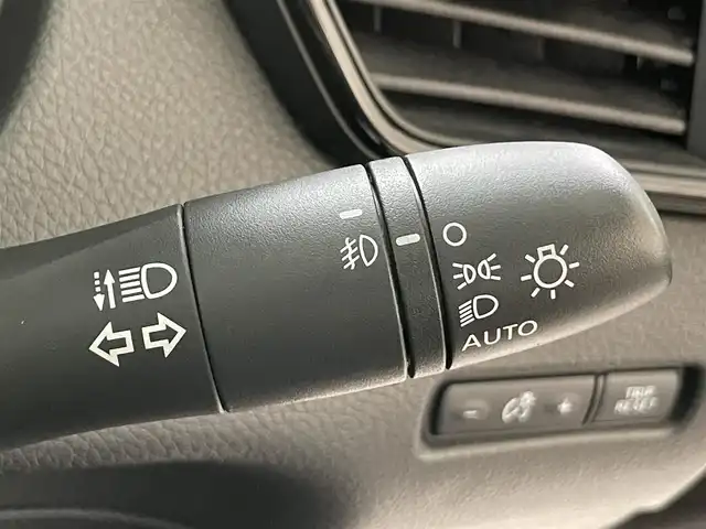 日産 エクストレイル 20Xi 香川県 2018(平30)年 3.9万km ガーネットレッド 登録時走行距離：38821km/ディーラー純正ナビ/デジタルインナーミラー/全方位カメラ/エマージェンシーブレーキ/レーンキープアシスト/レーダークルーズコントロール/ブラインドスポットモニター/クリアランスソナー/ダウンヒルアシストコントロール/横滑り防止装置/アイドリングストップ/電子パーキングブレーキ/LEDヘッドライト/オートライト/フォグランプ/パワーバックドア/カプロンシート/純正フロアマット/ドアバイザー/ヒーテッドドアミラー/電動格納ミラー/革巻きステアリング/ステアリングスイッチ/プッシュスタート/スマートキー