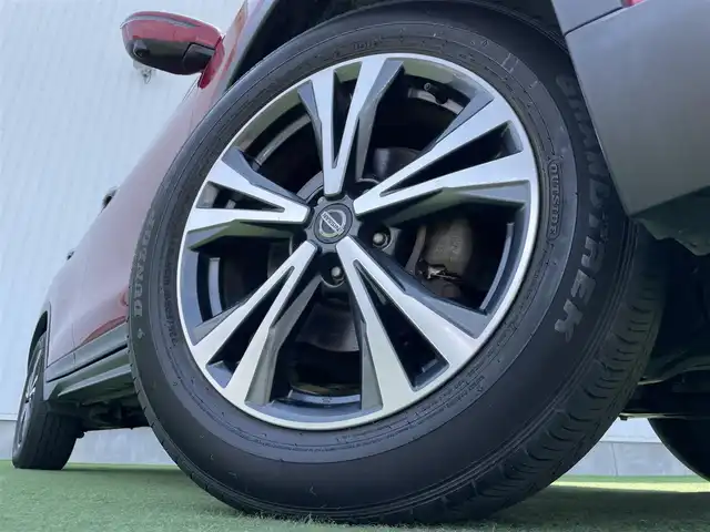 日産 エクストレイル 20Xi 香川県 2018(平30)年 3.9万km ガーネットレッド 登録時走行距離：38821km/ディーラー純正ナビ/デジタルインナーミラー/全方位カメラ/エマージェンシーブレーキ/レーンキープアシスト/レーダークルーズコントロール/ブラインドスポットモニター/クリアランスソナー/ダウンヒルアシストコントロール/横滑り防止装置/アイドリングストップ/電子パーキングブレーキ/LEDヘッドライト/オートライト/フォグランプ/パワーバックドア/カプロンシート/純正フロアマット/ドアバイザー/ヒーテッドドアミラー/電動格納ミラー/革巻きステアリング/ステアリングスイッチ/プッシュスタート/スマートキー