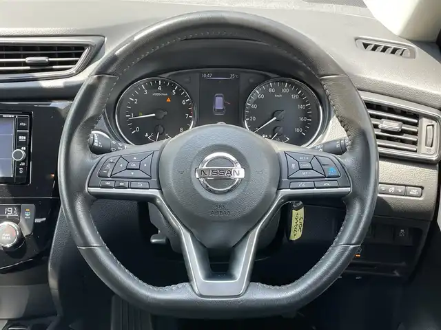 日産 エクストレイル 20Xi 香川県 2018(平30)年 3.9万km ガーネットレッド 登録時走行距離：38821km/ディーラー純正ナビ/デジタルインナーミラー/全方位カメラ/エマージェンシーブレーキ/レーンキープアシスト/レーダークルーズコントロール/ブラインドスポットモニター/クリアランスソナー/ダウンヒルアシストコントロール/横滑り防止装置/アイドリングストップ/電子パーキングブレーキ/LEDヘッドライト/オートライト/フォグランプ/パワーバックドア/カプロンシート/純正フロアマット/ドアバイザー/ヒーテッドドアミラー/電動格納ミラー/革巻きステアリング/ステアリングスイッチ/プッシュスタート/スマートキー