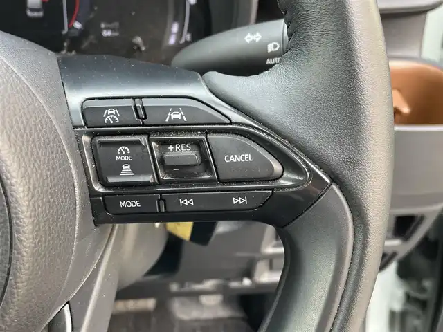 トヨタ シエンタ Z 東京都 2023(令5)年 1.4万km アーバンカーキ セーフティセンス/コンフォートパッケージ/純正８インチディスプレイオーディオ/バックモニター/温ハンドル/両側電動ドア/前席シートヒーター/ブラインドスポットモニター/ＥＴＣ/サイドバイザー