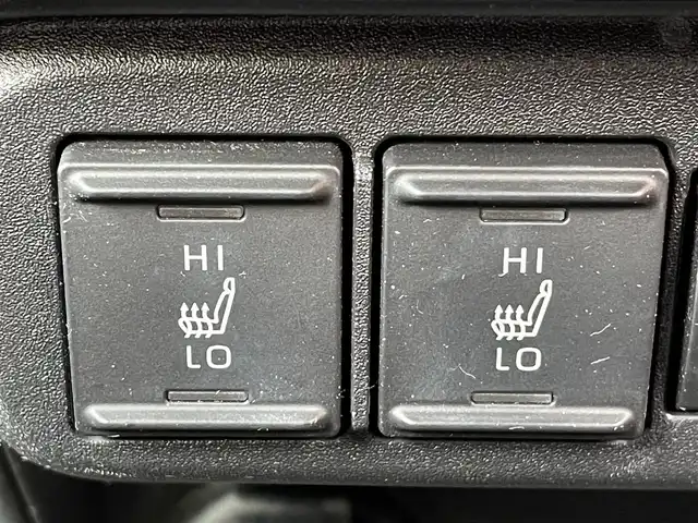 トヨタ シエンタ Z 東京都 2023(令5)年 1.4万km アーバンカーキ セーフティセンス/コンフォートパッケージ/純正８インチディスプレイオーディオ/バックモニター/温ハンドル/両側電動ドア/前席シートヒーター/ブラインドスポットモニター/ＥＴＣ/サイドバイザー