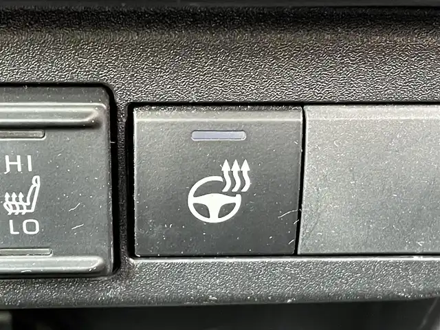 トヨタ シエンタ Z 東京都 2023(令5)年 1.4万km アーバンカーキ セーフティセンス/コンフォートパッケージ/純正８インチディスプレイオーディオ/バックモニター/温ハンドル/両側電動ドア/前席シートヒーター/ブラインドスポットモニター/ＥＴＣ/サイドバイザー