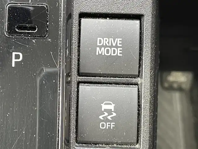 トヨタ シエンタ Z 東京都 2023(令5)年 1.4万km アーバンカーキ セーフティセンス/コンフォートパッケージ/純正８インチディスプレイオーディオ/バックモニター/温ハンドル/両側電動ドア/前席シートヒーター/ブラインドスポットモニター/ＥＴＣ/サイドバイザー