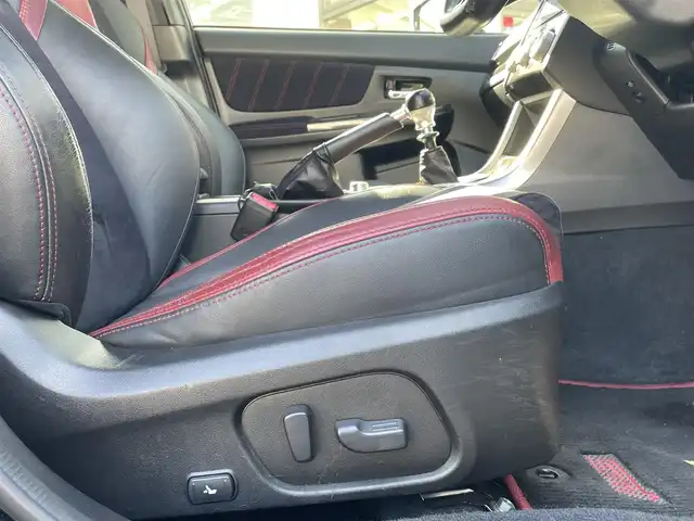 スバル ＷＲＸ ＳＴＩ STI タイプS 福岡県 2014(平26)年 9.5万km クリスタルブラックシリカ 純正ディーラーナビ(CN-LR700D）/（AM/FM/BT/CD/DVD/フルセグTV）/6MT/4WD/STIエアロ付/フロントグリルSTI/サイドストレーキ/リアバンパースカート/バックカメラ/パワーシート（運転席）/ETC/純正フロアマット/社外アルミホイール/ハーフレザー/プッシュスタート/横滑り防止装置/取扱説明書