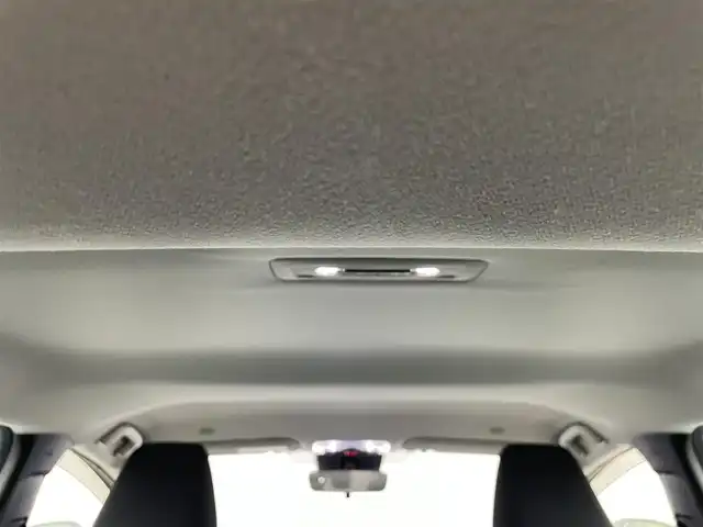 トヨタ プリウス U 群馬県 2023(令5)年 2.5万km グレー シートヒーター/純正ディスプレイオーディオ　（コネクティッドナビ対応）/・8インチHDディスプレイ/・USB入力（動画・音楽　再生/給電【Type-C】/・Bluetooth （ハンズフリー/オーディオ）/・Miracast/・フルセグTV/・スマートフォン連携　Apple Car Play /Android Auto/＝＝＝＝＝＝＝＝＝＝＝＝＝＝/純正８インチディスプレイオーディオ　Ｍｉｒａｃａｓｔ　バックカメラ　トヨタセーフティセンス　プリクラッシュセーフティ　レーダークルーズコントロール　シートヒーター　ＥＴＣ２．０　プッシュスタート　禁煙