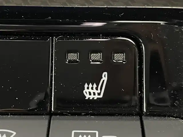 トヨタ プリウス U 群馬県 2023(令5)年 2.5万km グレー シートヒーター/純正ディスプレイオーディオ　（コネクティッドナビ対応）/・8インチHDディスプレイ/・USB入力（動画・音楽　再生/給電【Type-C】/・Bluetooth （ハンズフリー/オーディオ）/・Miracast/・フルセグTV/・スマートフォン連携　Apple Car Play /Android Auto/＝＝＝＝＝＝＝＝＝＝＝＝＝＝/純正８インチディスプレイオーディオ　Ｍｉｒａｃａｓｔ　バックカメラ　トヨタセーフティセンス　プリクラッシュセーフティ　レーダークルーズコントロール　シートヒーター　ＥＴＣ２．０　プッシュスタート　禁煙